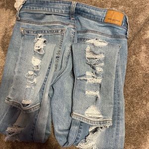 american eagle ripped jeans